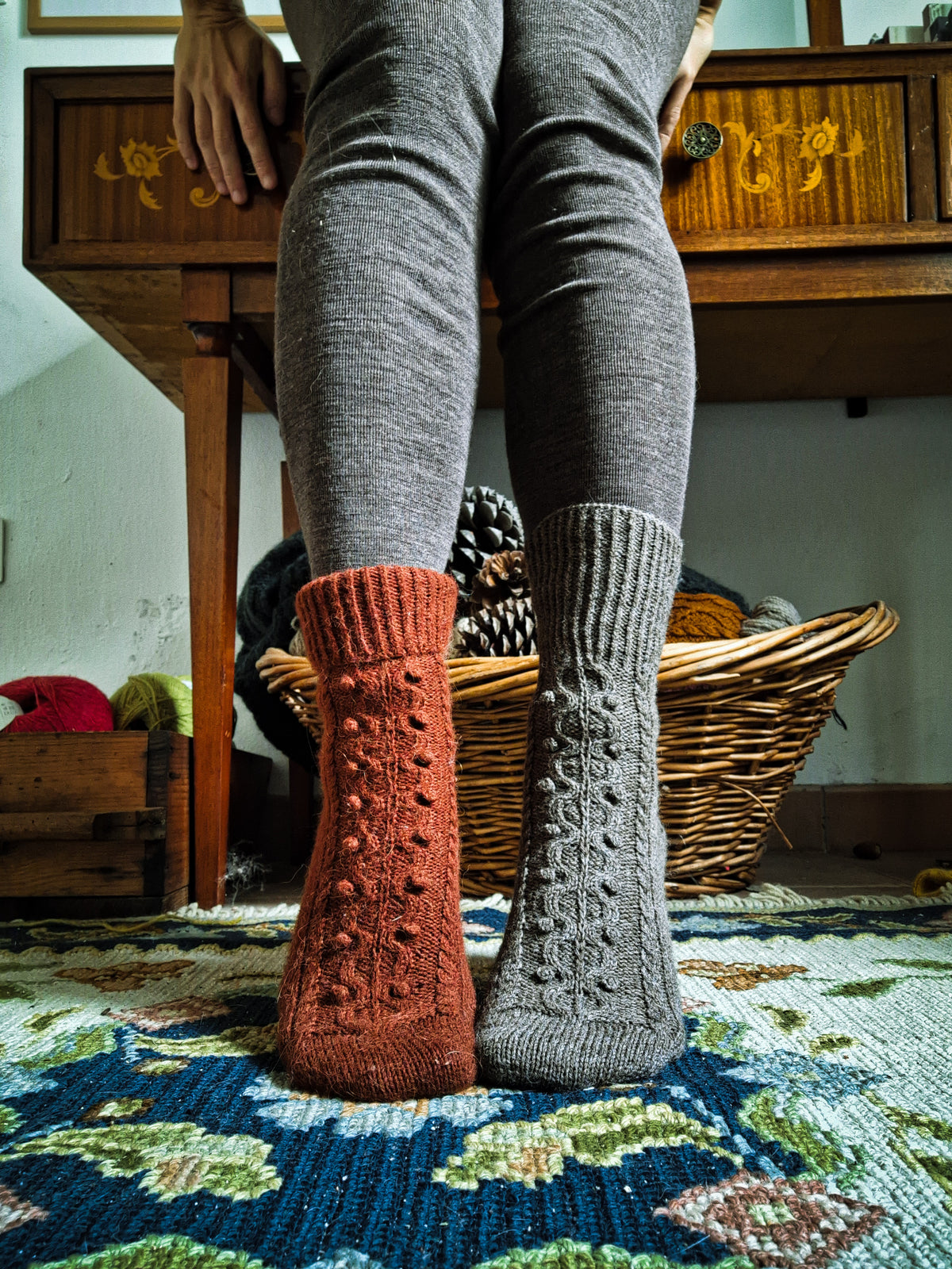 MEANDER SOCKS